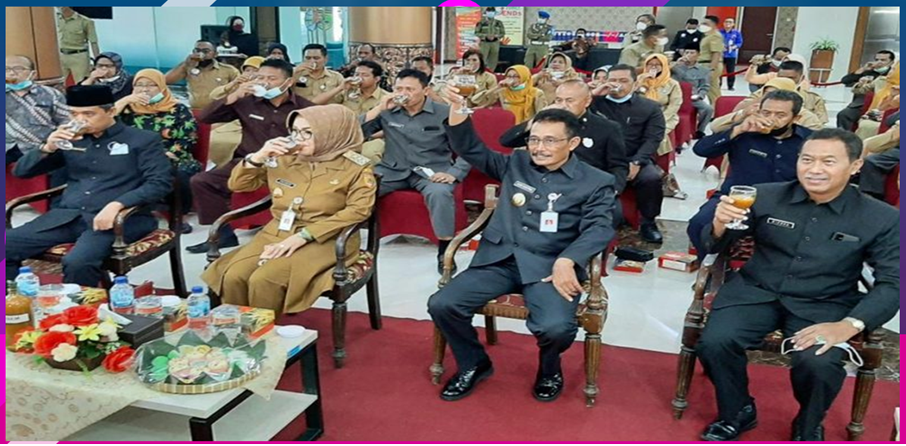 Bupati Sukoharjo Galakkan OPD Minum Jamu